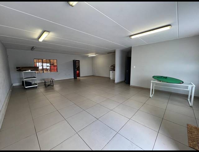 461M² WAREHOUSE TO LET IN STRIJDOMPARK